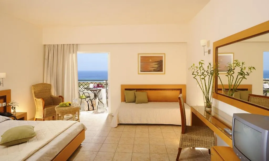 Room, Grand Hotel Holiday Resort, Crete