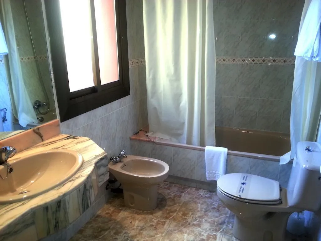 DOUBLE SINGLE USE STANDARD Room, Hostal del Sol, Costa Brava