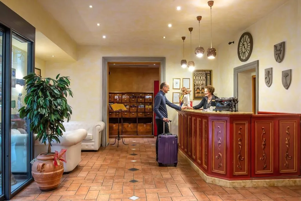 Lobby, Alba Palace, Florence