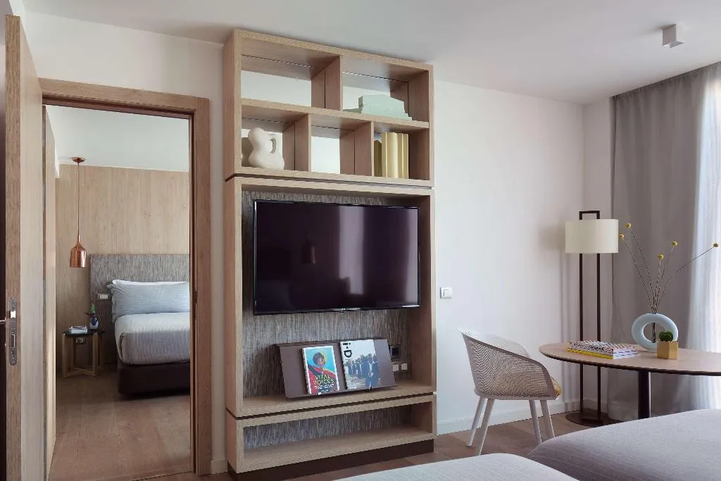 Room CONNECTING ROOM Room, ME Barcelona, Barcelona