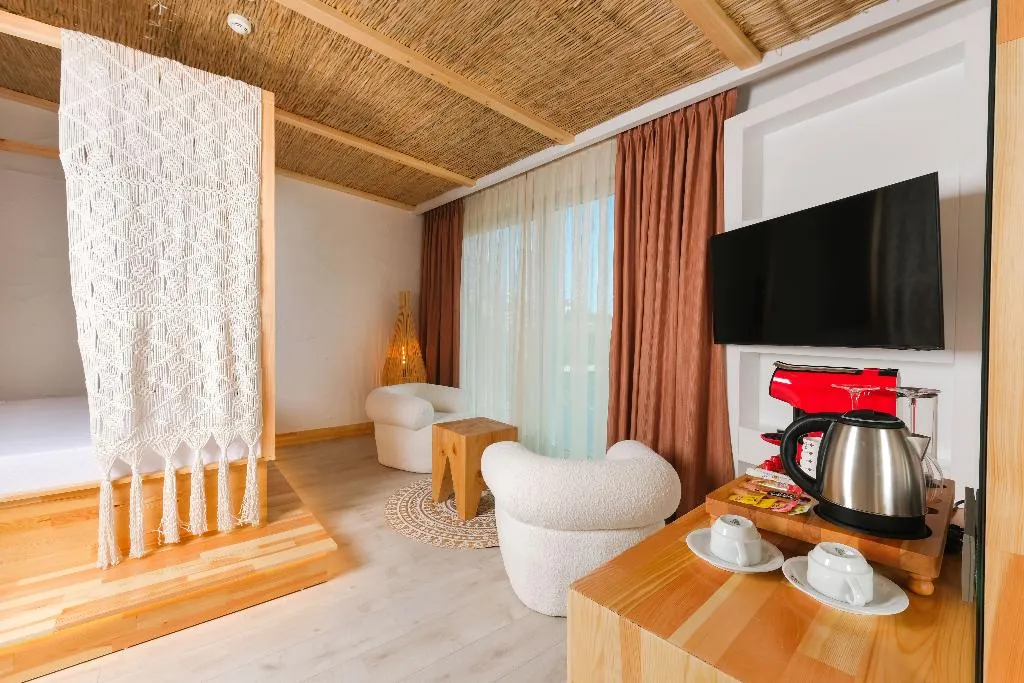 SUITE WITH JACUZZI WITH VIEWS Room, Bilem Hotel Beach & Spa, Antalya