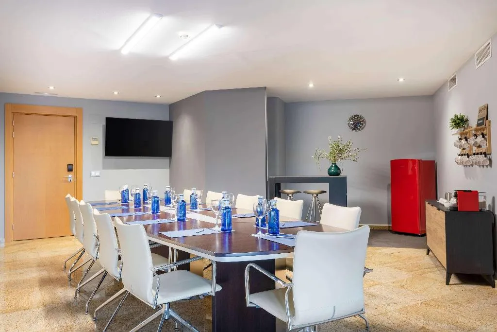 Conferences, Suit d M correct code to use 3695, Costa Blanca