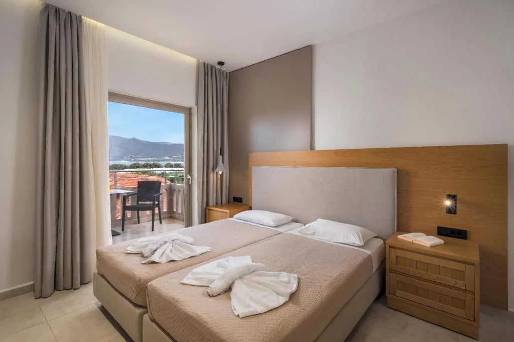 Room, Petritos Rooms And Studios, Crete