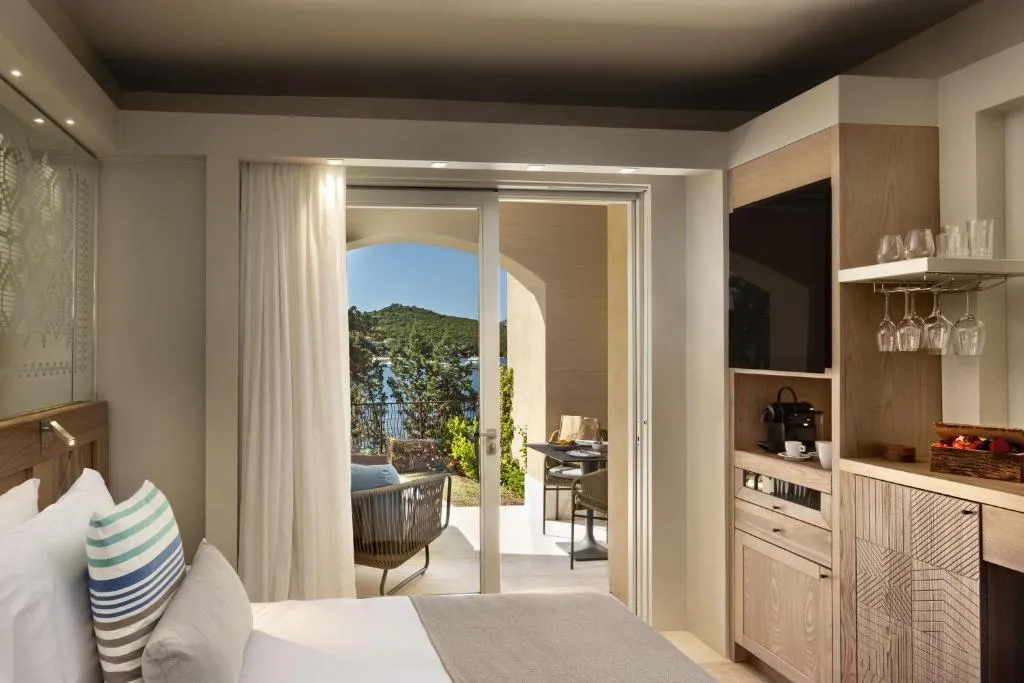 DOUBLE GARDEN VIEW KING BED Room, 7pines Resort Sardinia Destination By Hyatt, Olbia