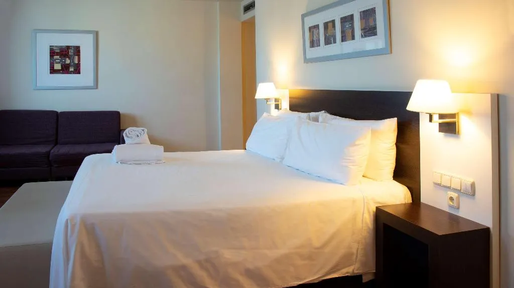 Room, Port Valencia Feria, Valencia