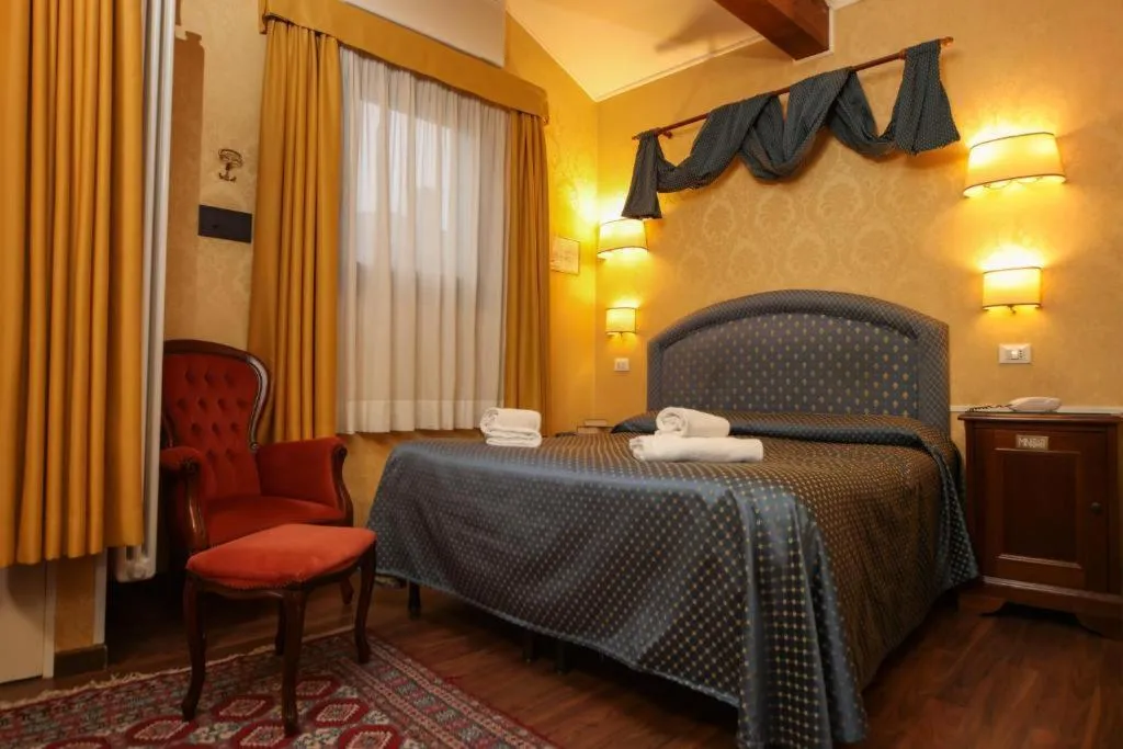 TRIPLE STANDARD Room, Da Bruno, Venice