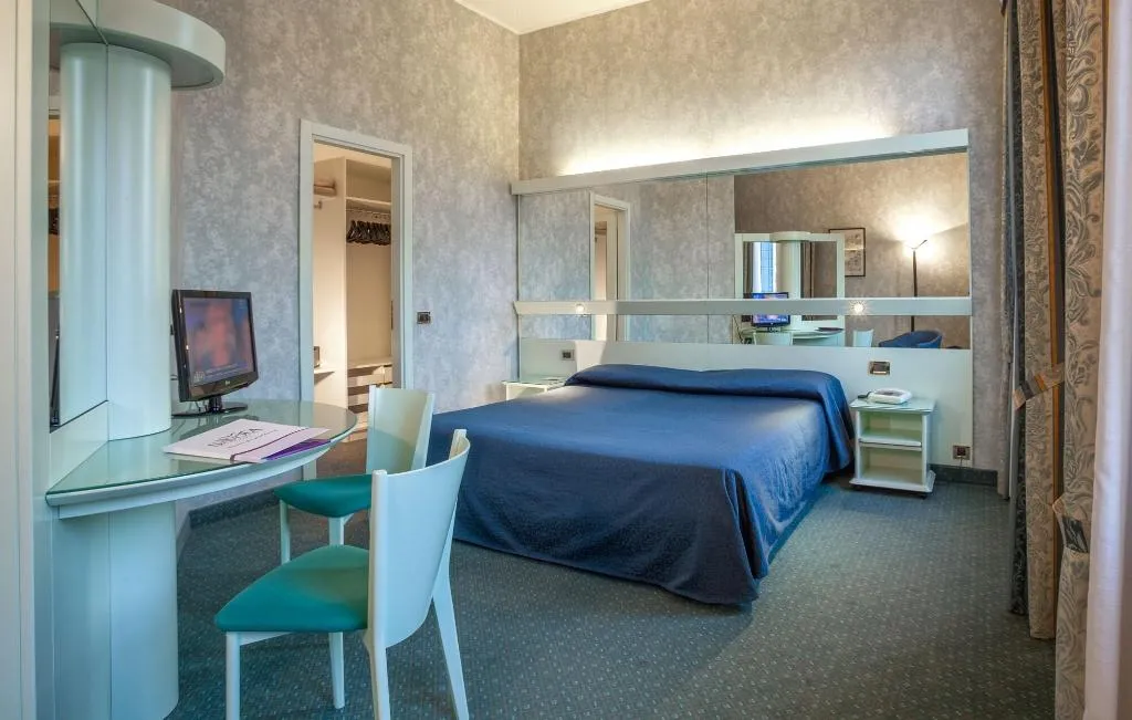 Room, Terme Savoia, Venice