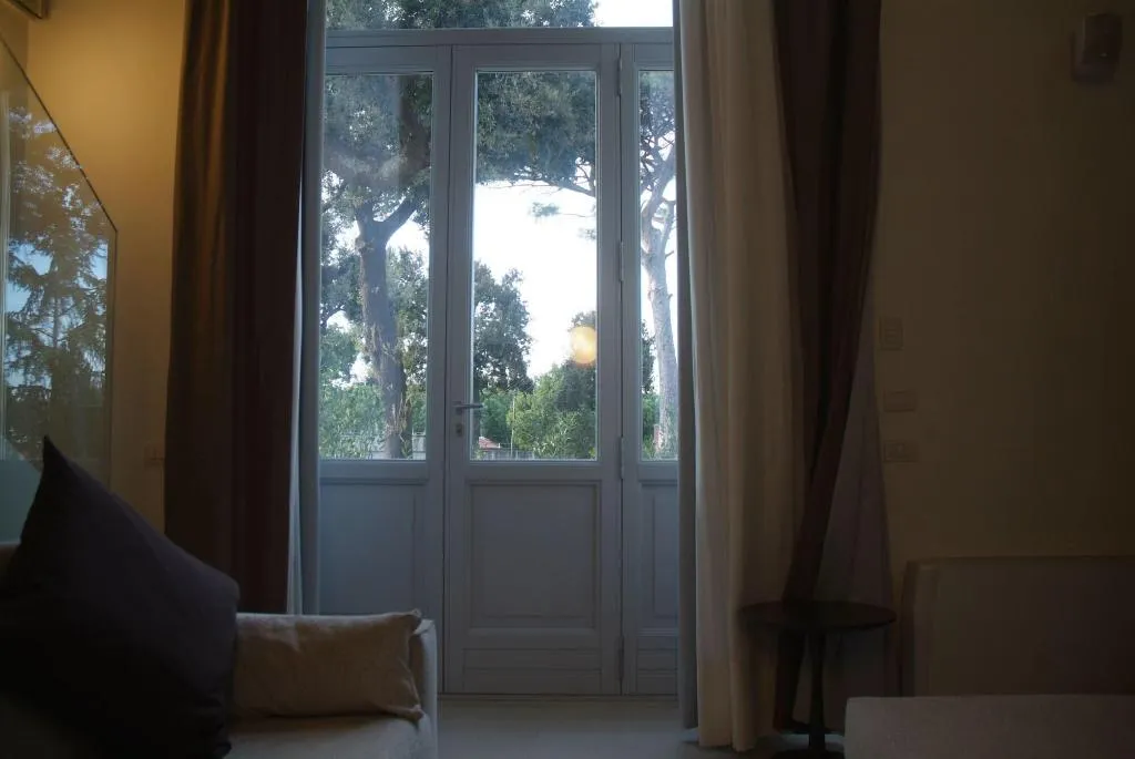 Room, Villa Avellino, Naples