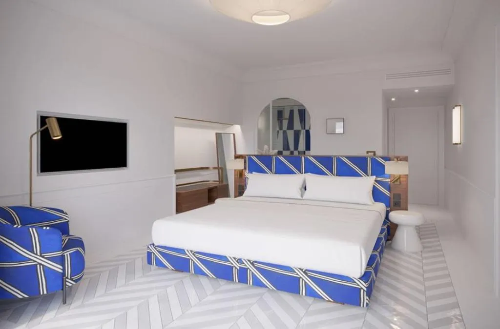 DOUBLE DELUXE SEA VIEW WITH BALCONY Room, Grand Hotel Excelsior, Naples
