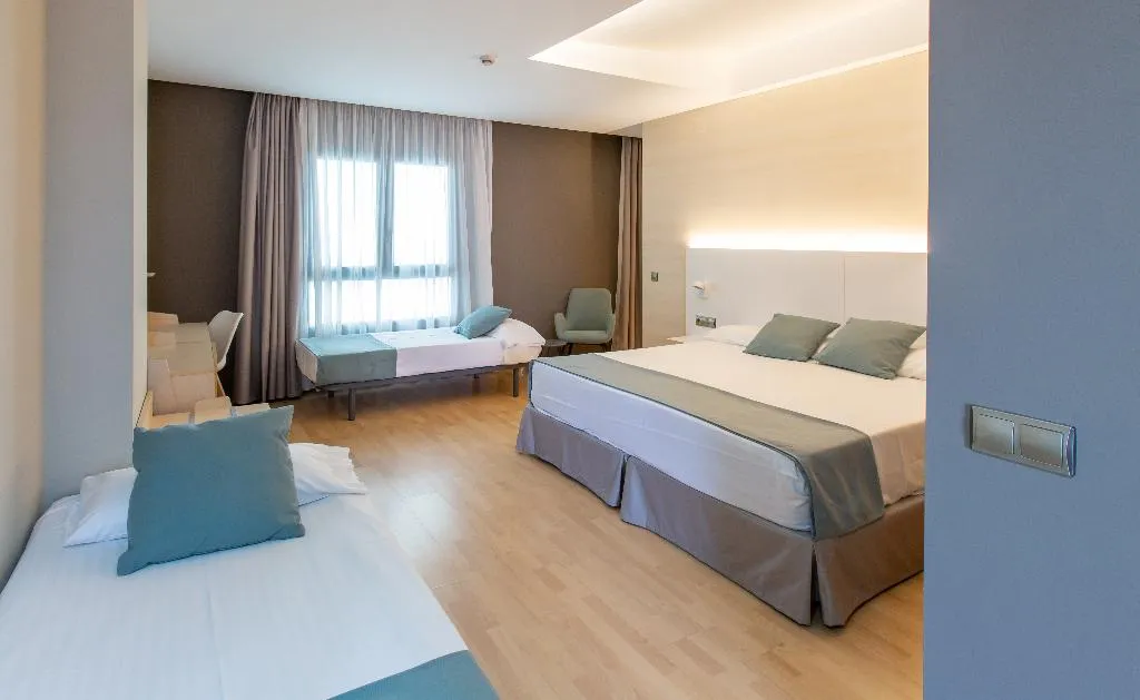 FAMILY ROOM STANDARD Room, Olympia Hotel Events & Spa, Valencia
