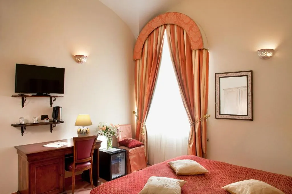 DOUBLE SUPERIOR QUEEN BED Room, L'Antico Convitto, Naples