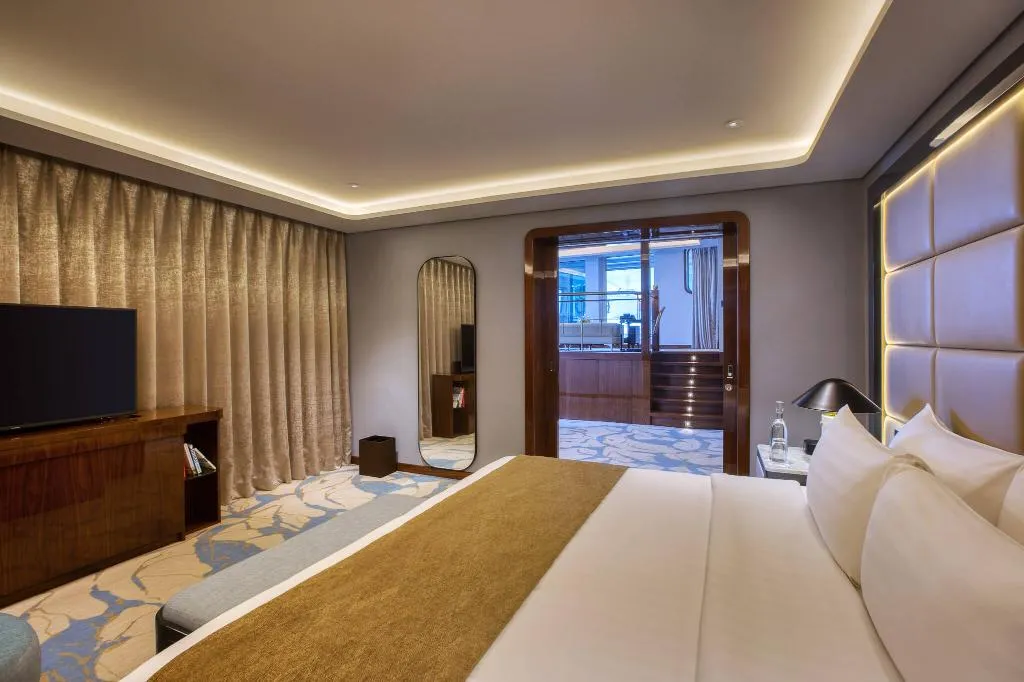 Room, Queen Elizabeth 2, Dubai