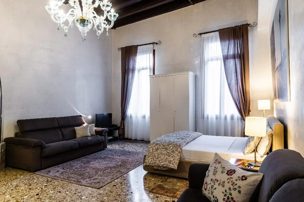 STUDIO GARDEN VIEW Room, Ca' Sant'Angelo Apartments, Venice