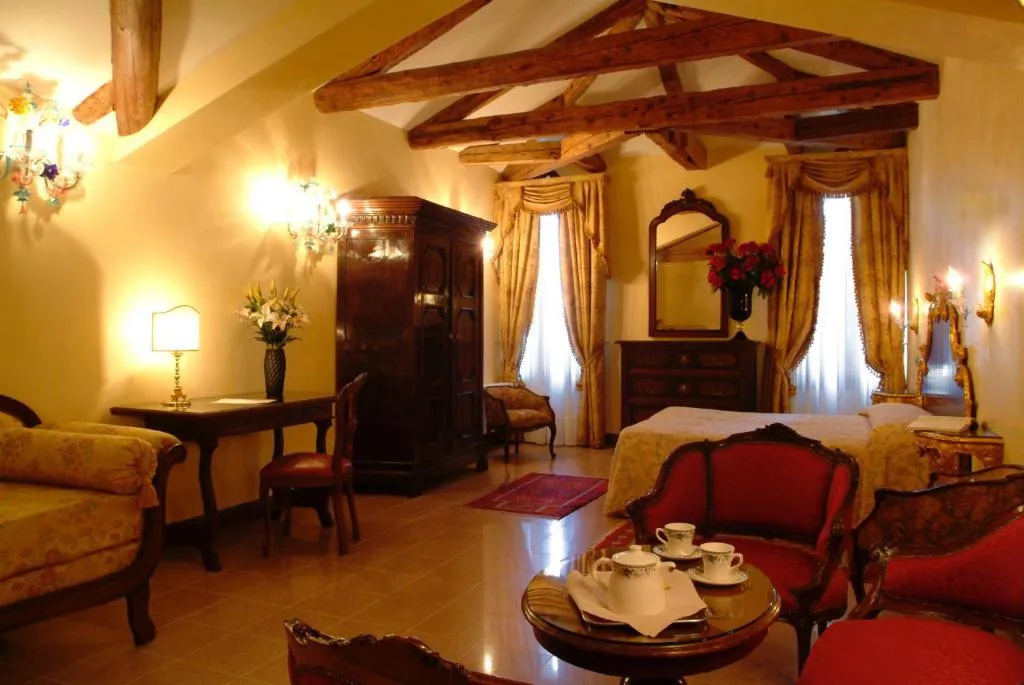DOUBLE DELUXE CANAL VIEW Room, San Cassiano Residenza d'Epoca, Venice