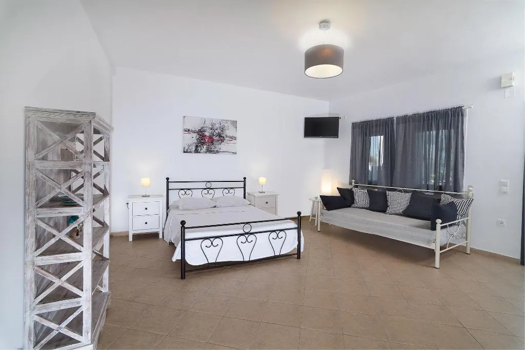 SUITE GRAND Room, Aelia Suites, Santorini