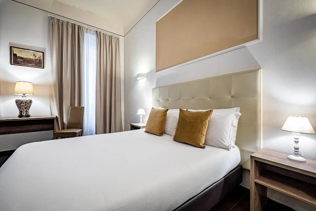 QUADRUPLE WITH DOUBLE BED Room, B&B De' Biffi, Florence