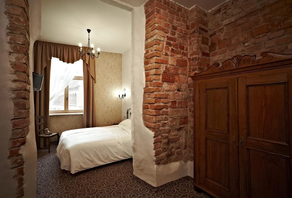 Room, Justus, Riga