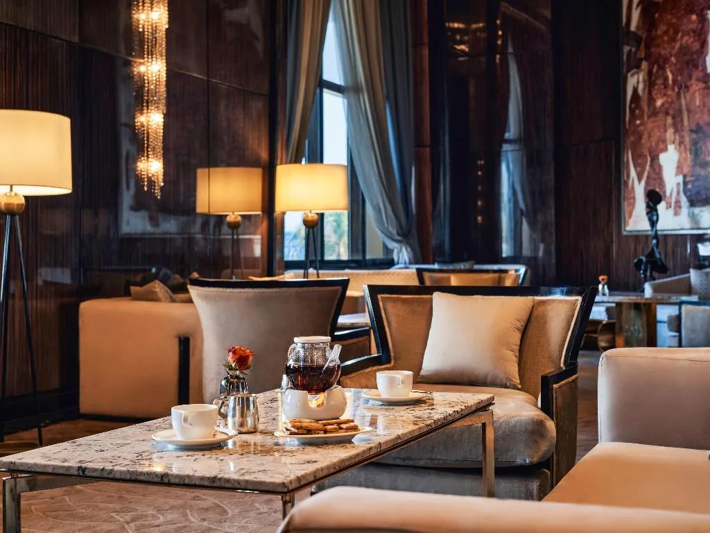 Bar, Fairmont Nile City, Cairo