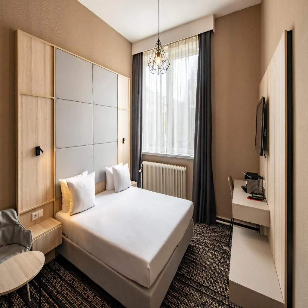 DOUBLE SUPERIOR Room, The Alfred Hotel, Amsterdam