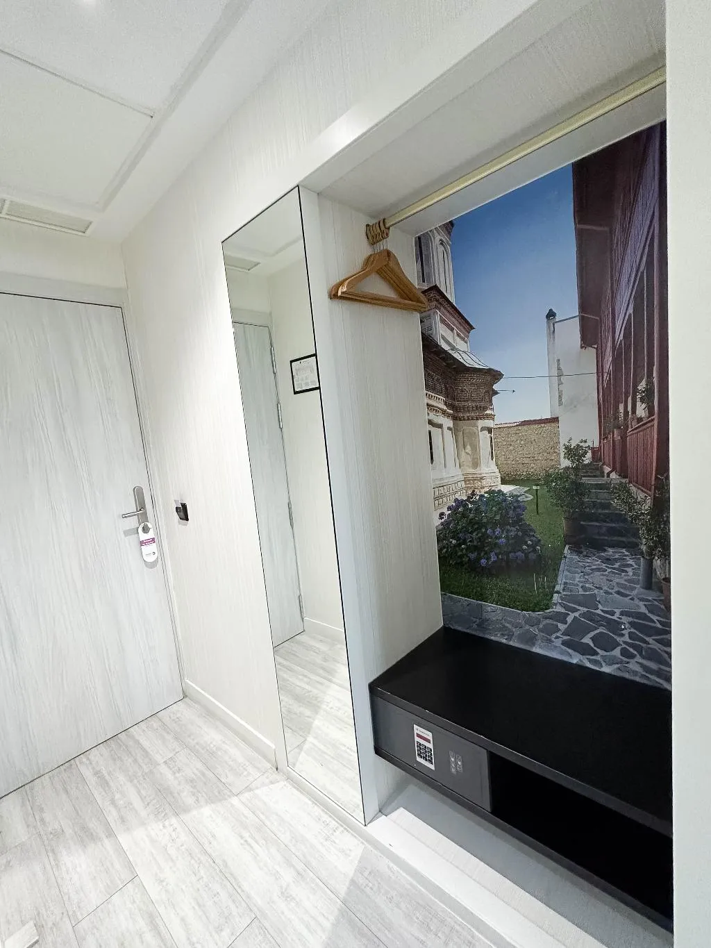 DOUBLE SINGLE USE KING SIZE BED Room, Avenida de España, Madrid