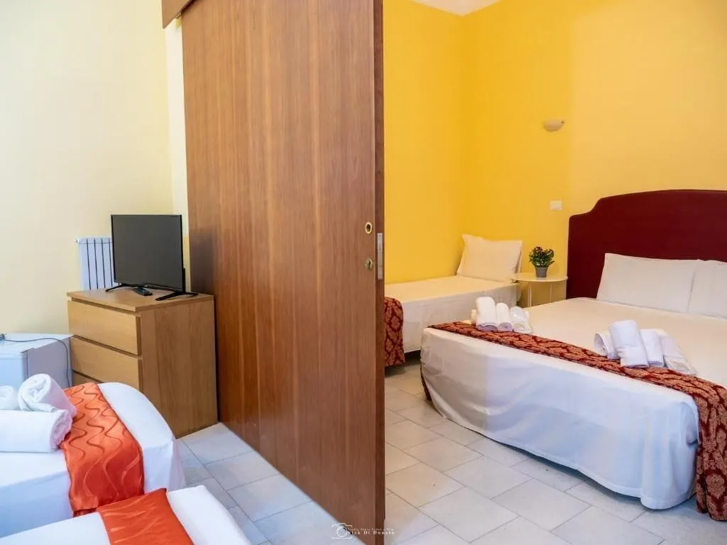 Room, Miss Suite, Naples
