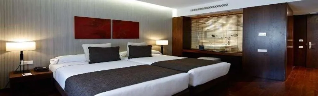 Room, Carris Porto Ribeira, Porto