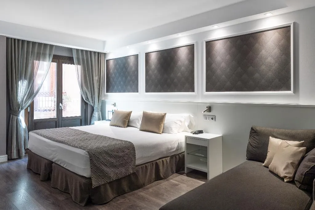 Room, Catalonia Magdalenes, Barcelona
