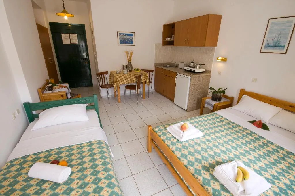 STUDIO CAPACITY 3 Room, Anemi Studios & Apartments, Crete