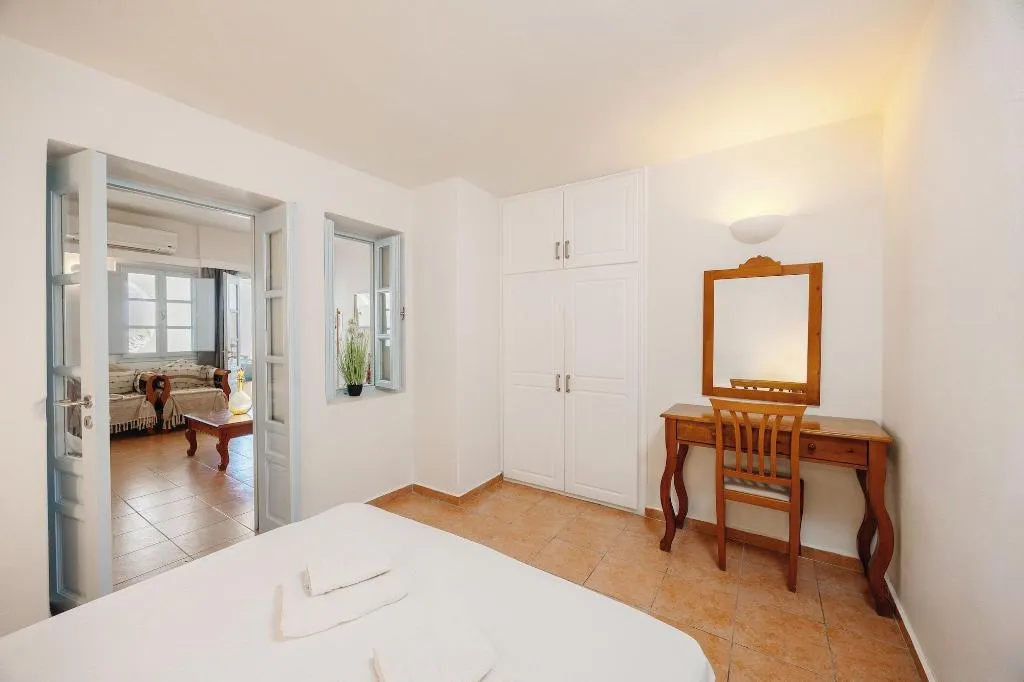 Room, Kastro Suites, Santorini