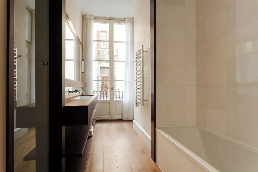 DOUBLE KING SIZE BED Room, Do: Placa Reial, Barcelona