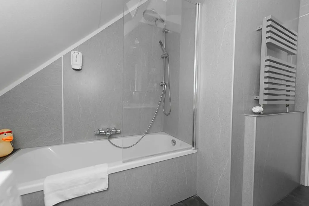 APARTMENT TWO BEDROOMS ONE BATHROOM Room, Herbergh Amsterdam Airport, Amsterdam