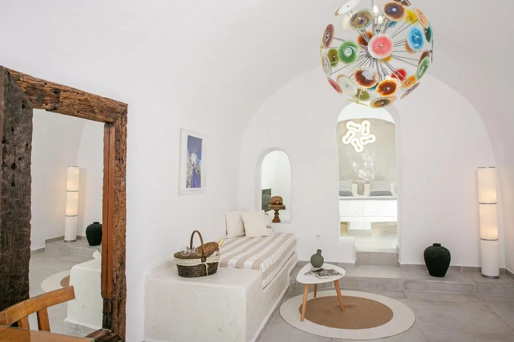 Room, Vogue Suites, Santorini
