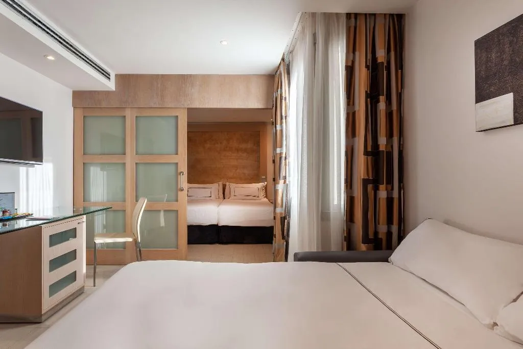 FAMILY ROOM STANDARD Room, Melia Sevilla, Seville