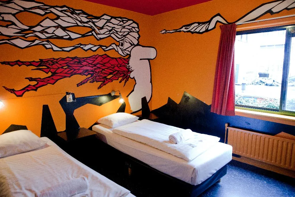 TWIN BASIC Room, St. Christopher's at the Winston, Amsterdam
