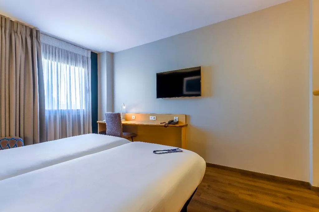 TWIN STANDARD Room, Travelodge Madrid Alcala de Henares, Madrid