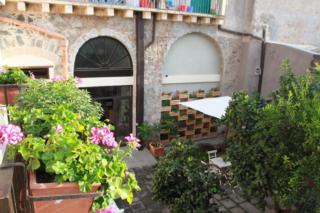 General view, La Corte Dei Limoni, Catania