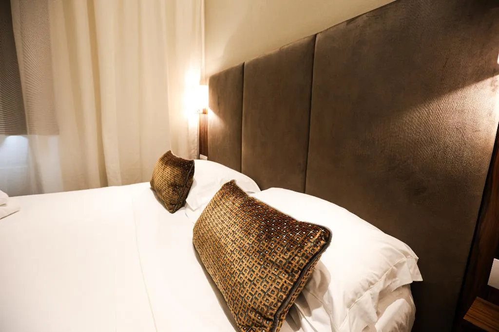Double or Twin STANDARD Room, Embassy, Florence