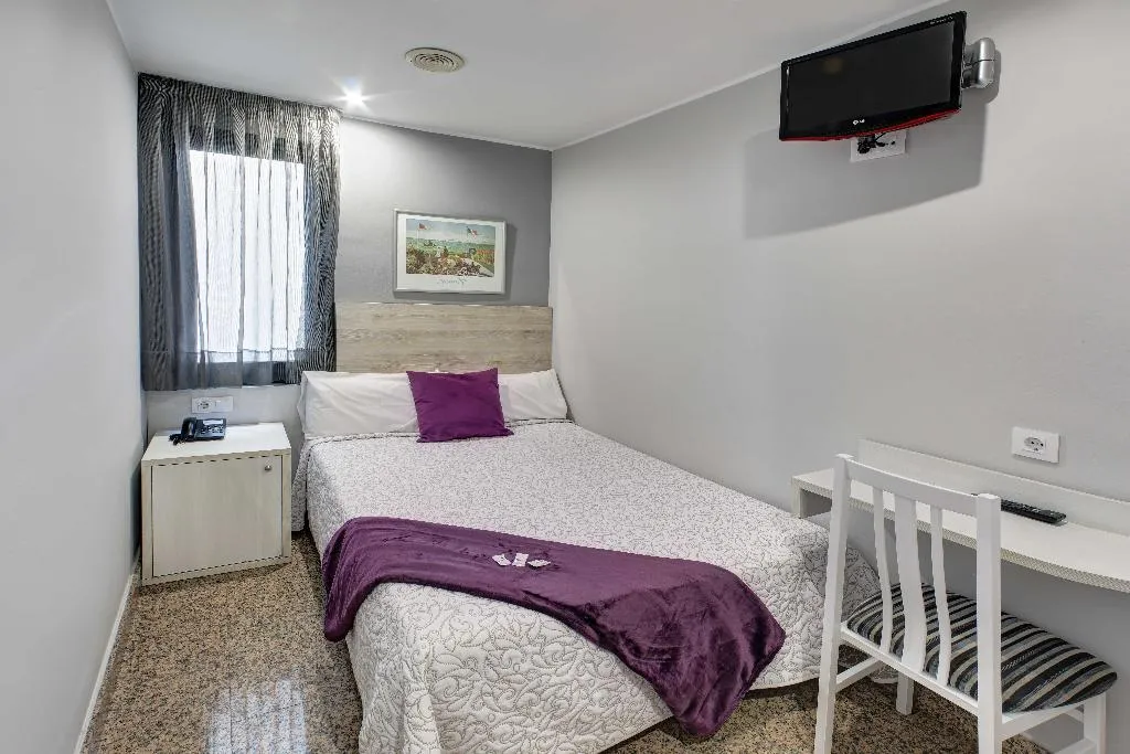 SINGLE STANDARD Room, Nuevo Triunfo, Barcelona