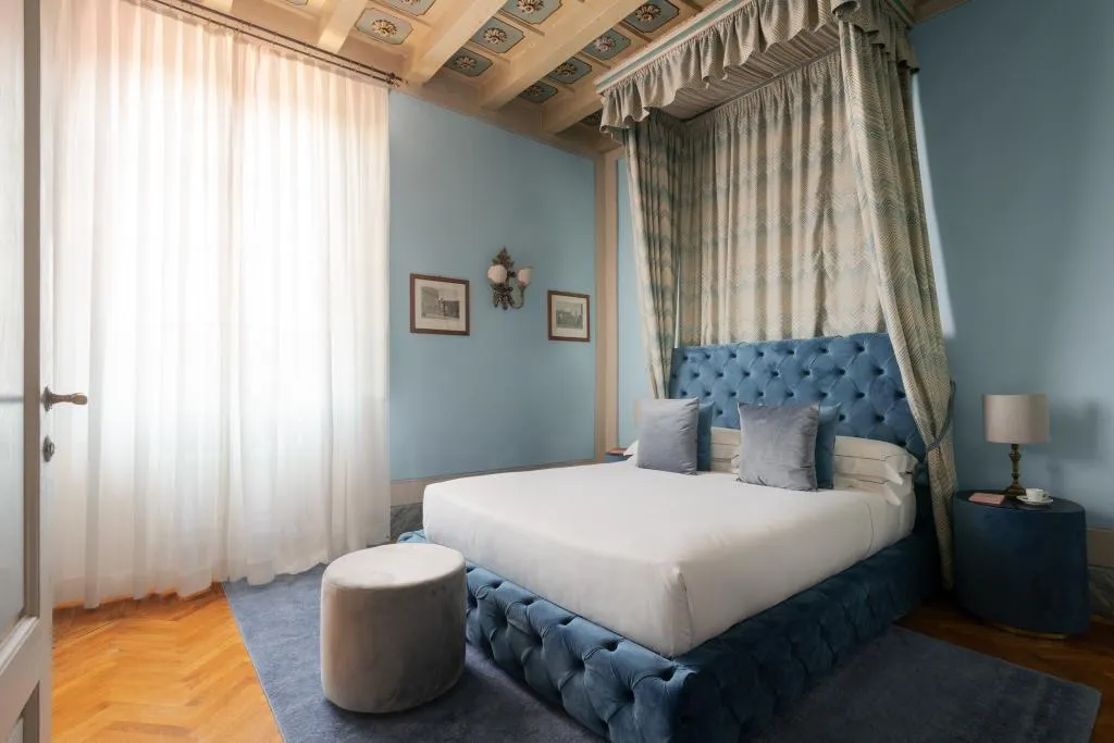 DOUBLE SUPERIOR Room, Loggiato Dei Serviti, Florence