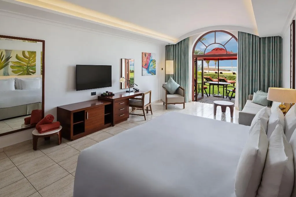 JUNIOR SUITE SEA VIEW WITH TERRACE Room, JA The Resort – JA Palm Tree Court, Dubai, Dubai