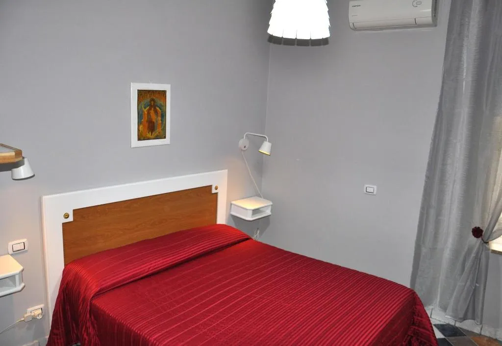 Room, Firenze 32, Naples