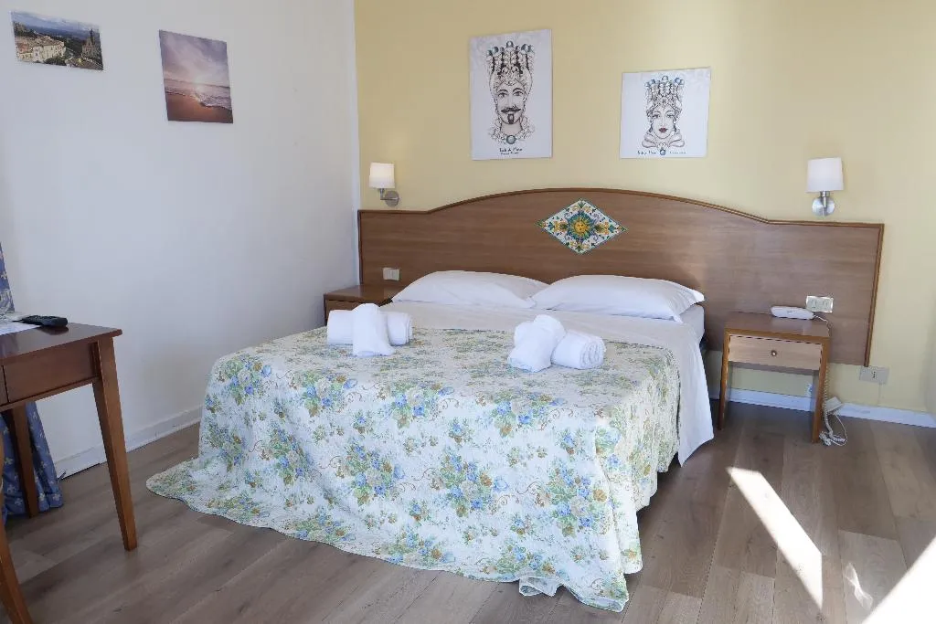 DOUBLE SEA VIEW Room, Hotel Elios, Taormina