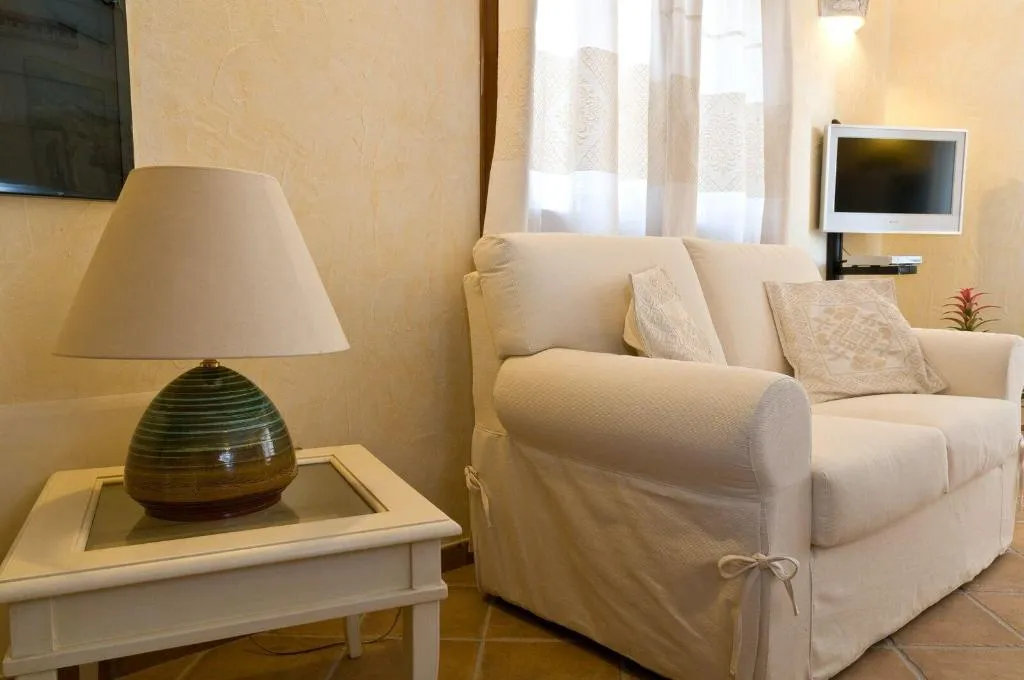 Lobby, S'Alzola, Olbia
