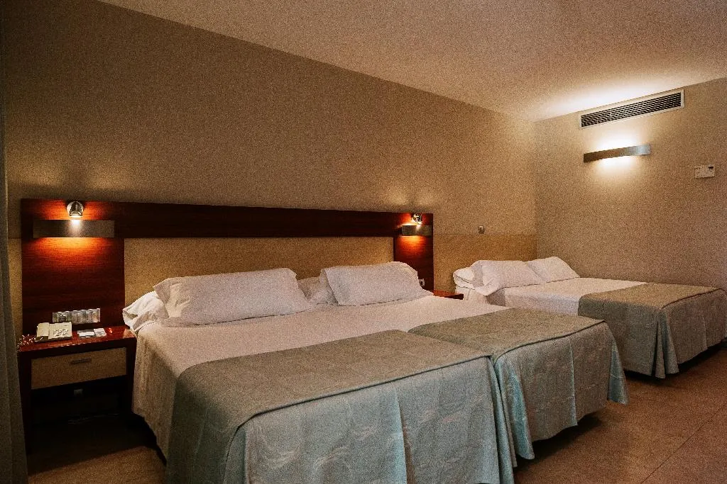 Double or Twin CAPACITY 3 Room, Deloix Aquacenter, Costa Blanca