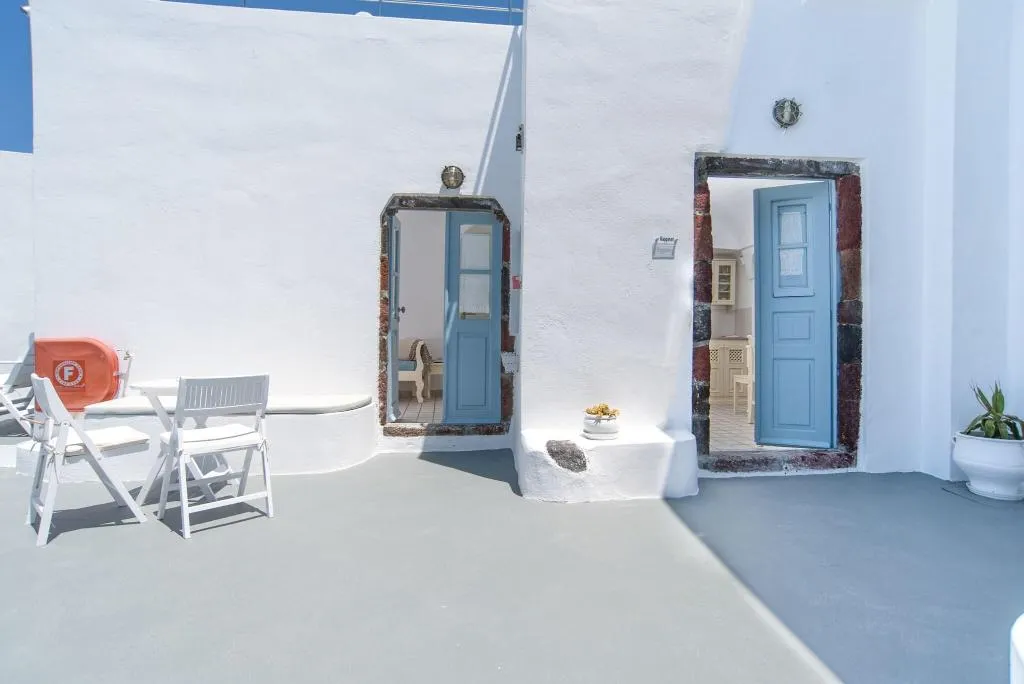 Terrace, Ilioperato Traditional Apartments, Santorini