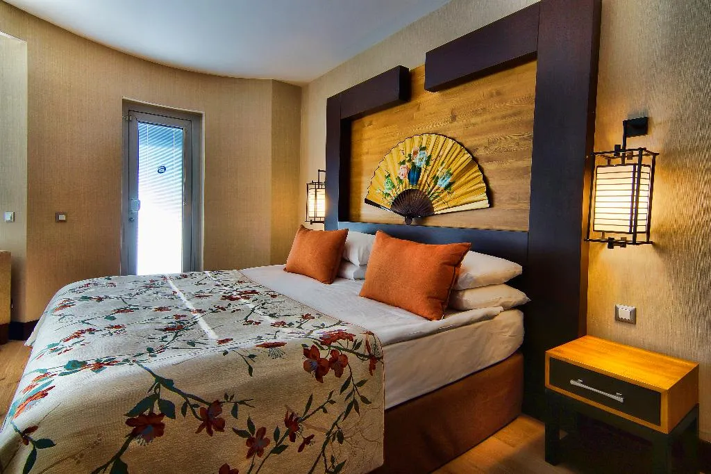 JUNIOR SUITE STANDARD Room, Limak Lara De Luxe Hotel & Resort, Antalya