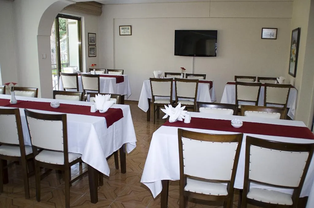 Restaurant, Saturn, Izmir