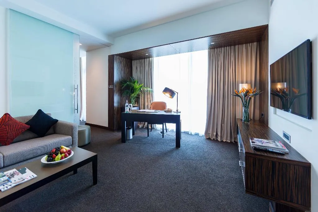 SUITE KING SIZE BED Room, voco Bonnington Dubai, Dubai