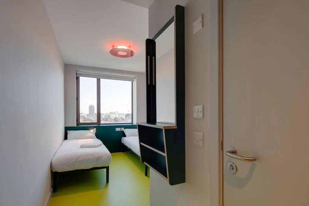 Room, Clink i Lár, Dublin