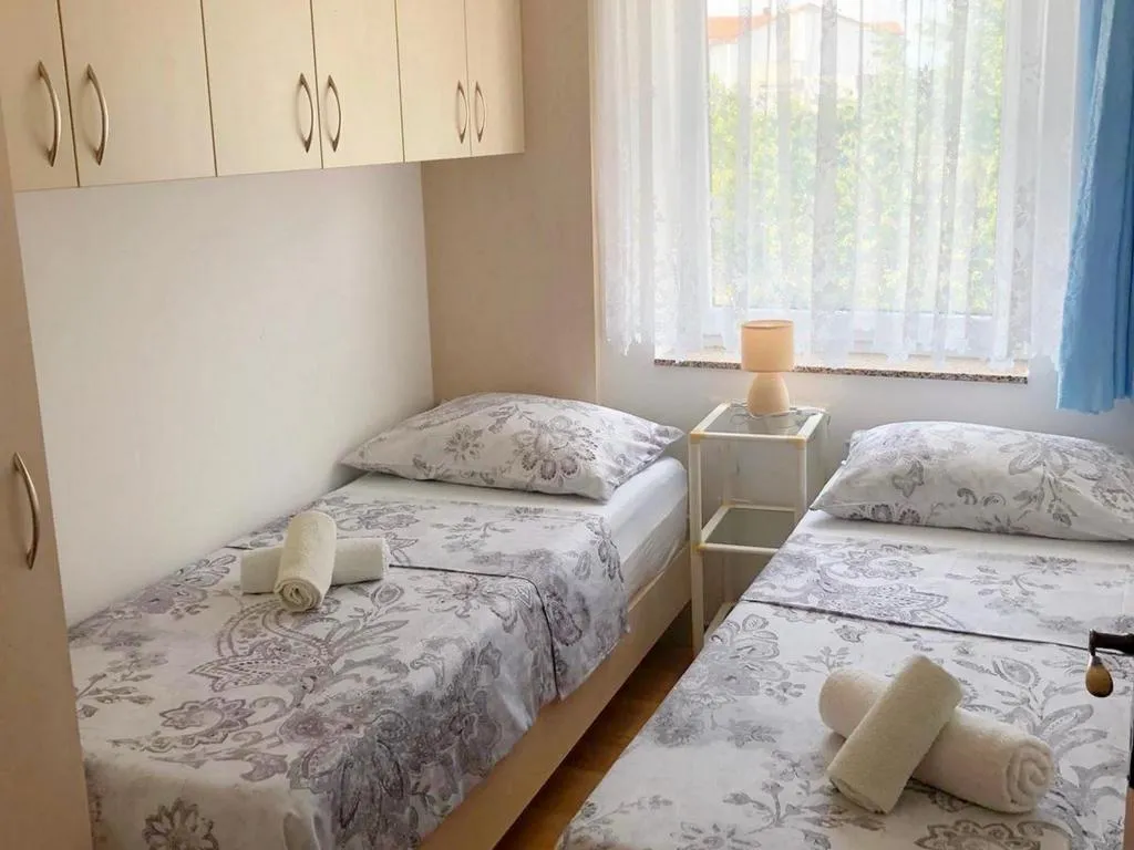 APARTMENT CAPACITY 4 Room, Apartments Manda, Istria